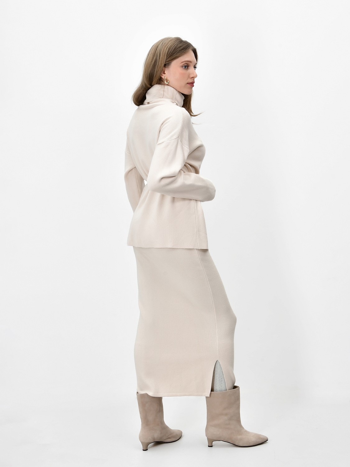 Костюм (02KS свитер+юбка)