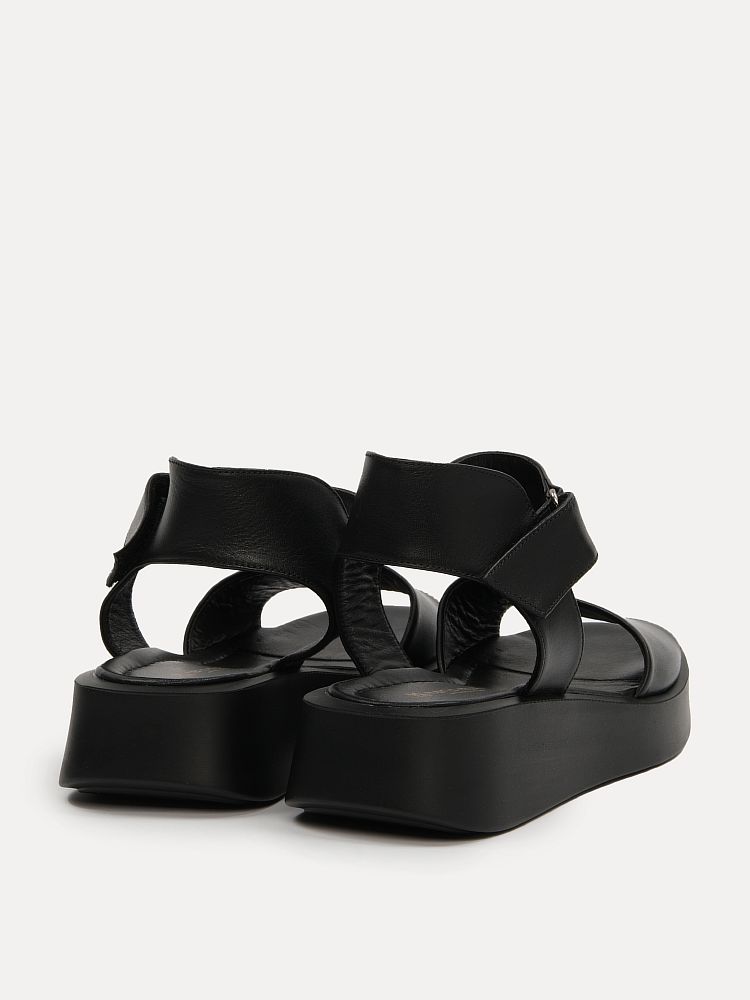 Босоножки (049 E1224)