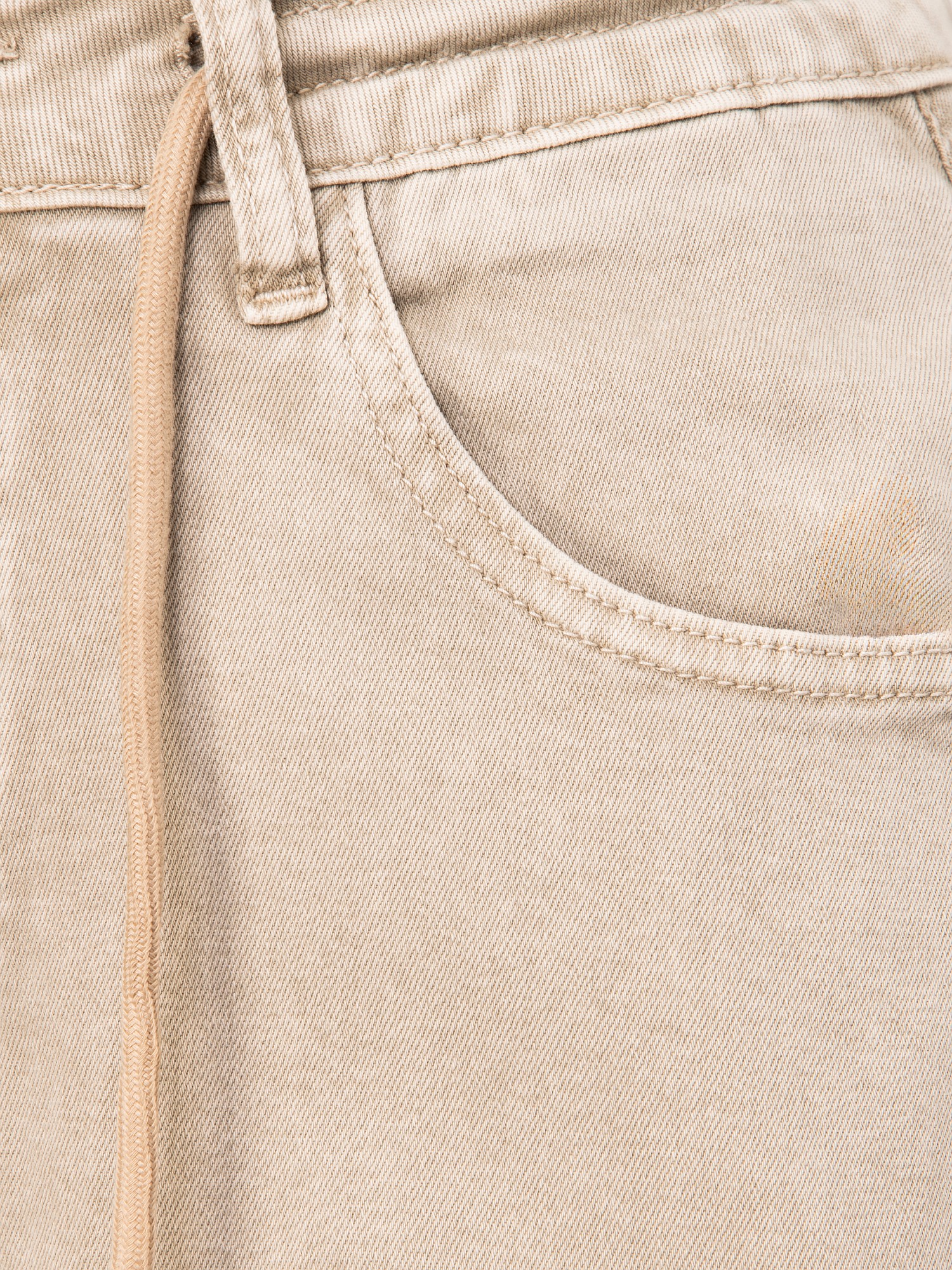 Джинсы (2A670)